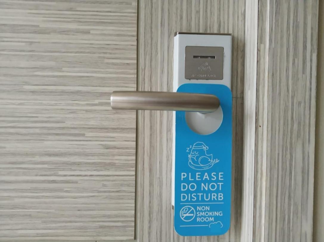 Cozrooms Near Mrt, Plaza Indonesia, And Grand Indonesia ジャカルタ エクステリア 写真